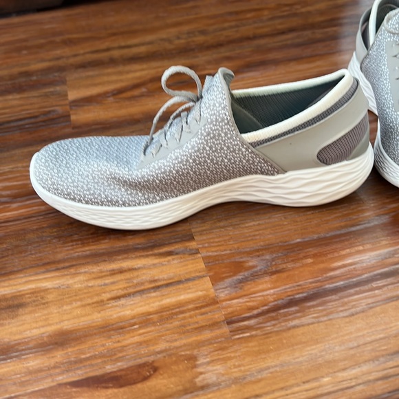 You by Skechers shoes, size 8, worn maybe once - Picture 4 of 5